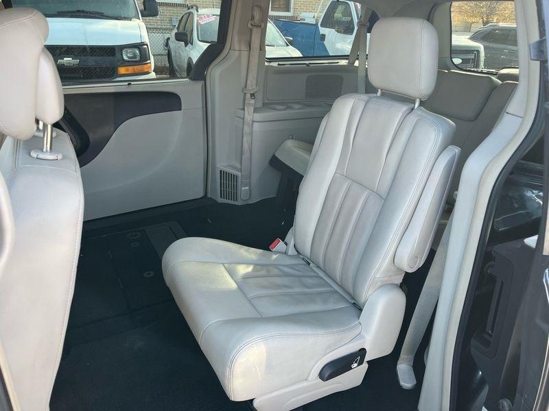 Chrysler Town & Country 4dr Wgn Touring 2016