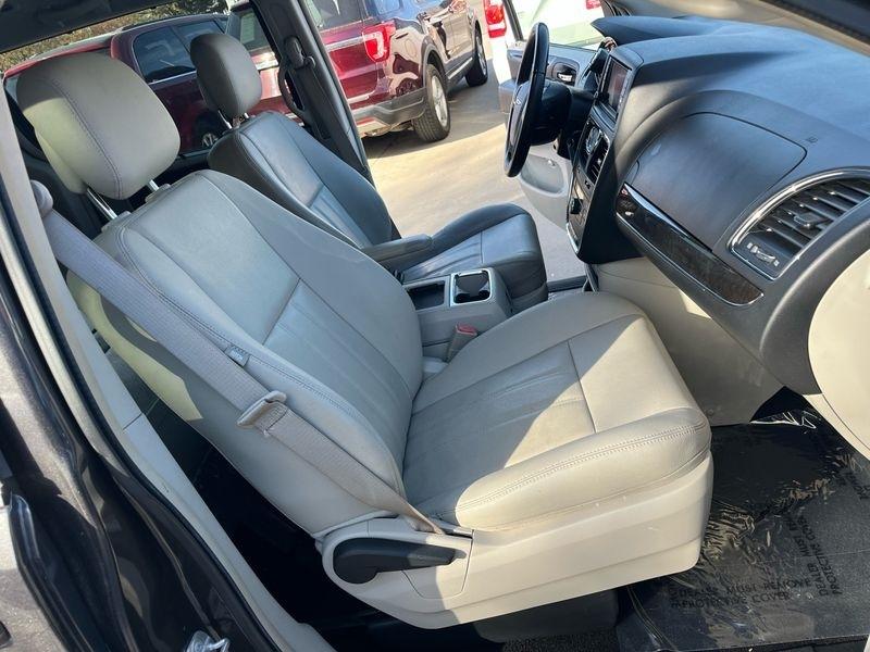 Chrysler Town & Country 4dr Wgn Touring 2016