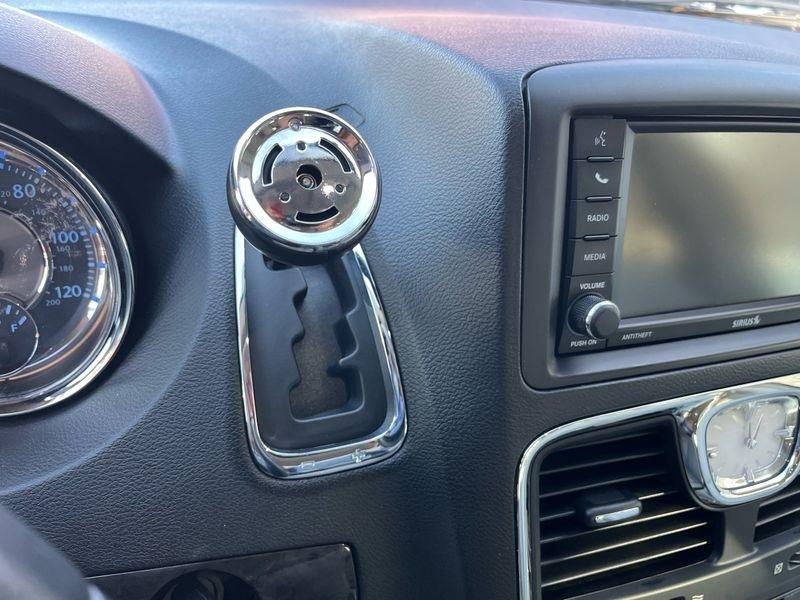 Chrysler Town & Country 4dr Wgn Touring 2016