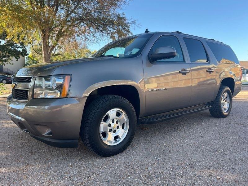 Chevrolet Suburban 4WD 4dr LT 2014