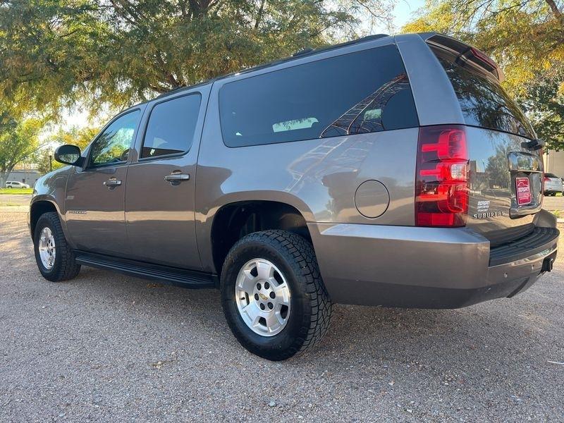 Chevrolet Suburban 4WD 4dr LT 2014
