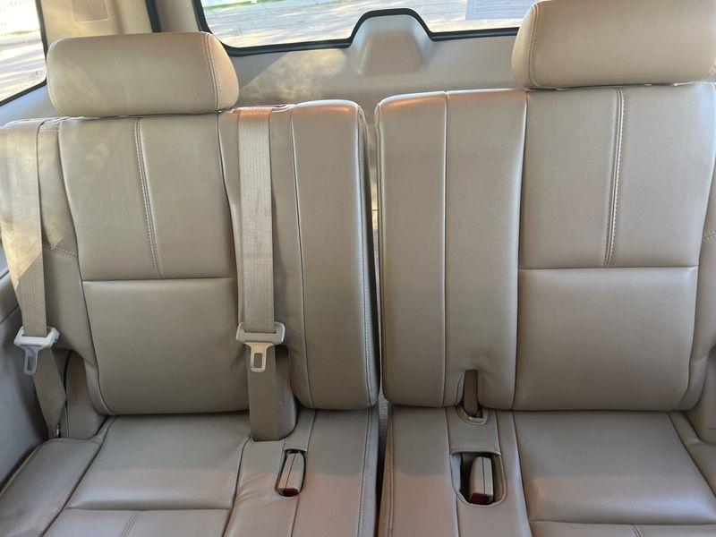 Chevrolet Suburban 4WD 4dr LT 2014