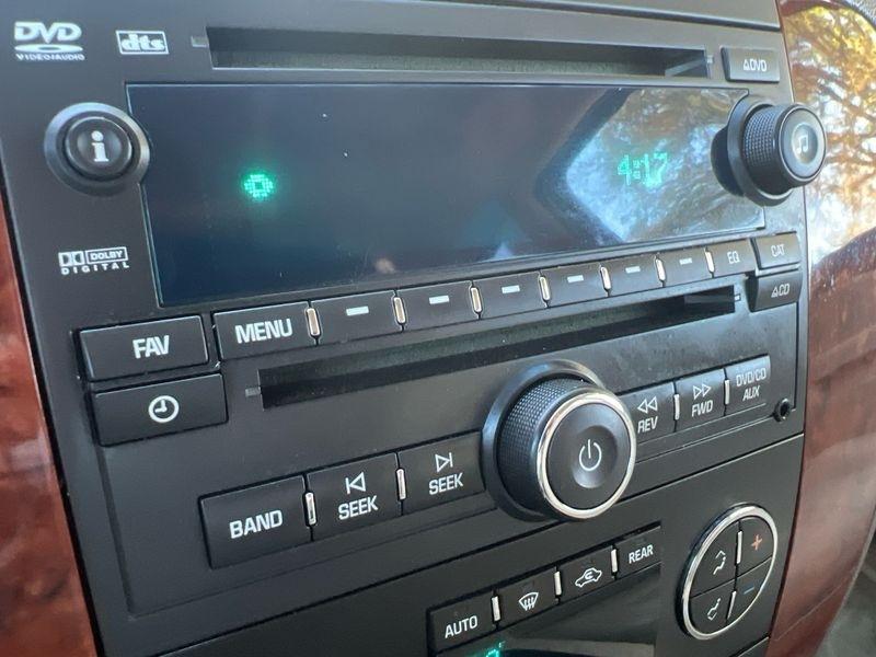 Chevrolet Suburban 4WD 4dr LT 2014