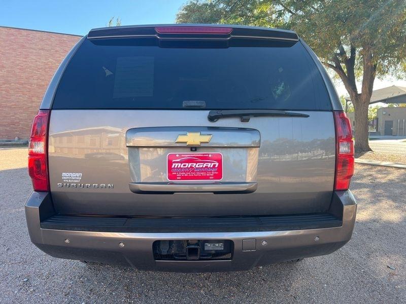 Chevrolet Suburban 4WD 4dr LT 2014