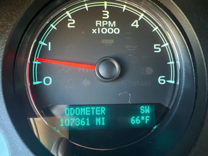 Chevrolet Suburban 4WD 4dr LT 2014