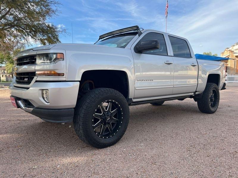 Chevrolet Silverado 1500 4WD Crew Cab 143.5" LT w/2LT 2016