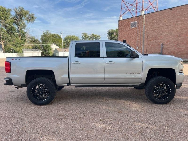 Chevrolet Silverado 1500 4WD Crew Cab 143.5" LT w/2LT 2016