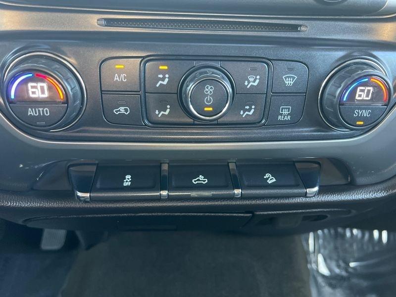 Chevrolet Silverado 1500 4WD Crew Cab 143.5" LT w/2LT 2016