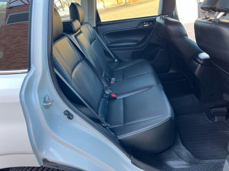 Subaru Forester 4dr CVT 2.0XT Touring 2015