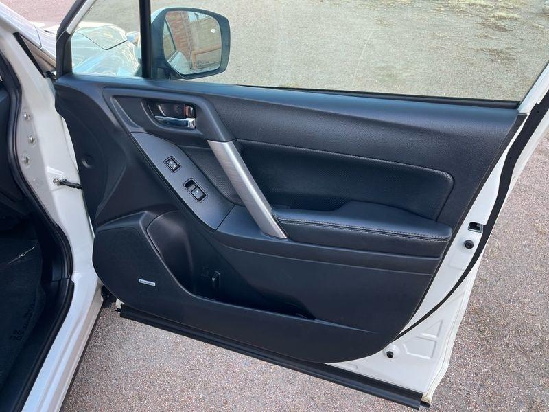 Subaru Forester 4dr CVT 2.0XT Touring 2015