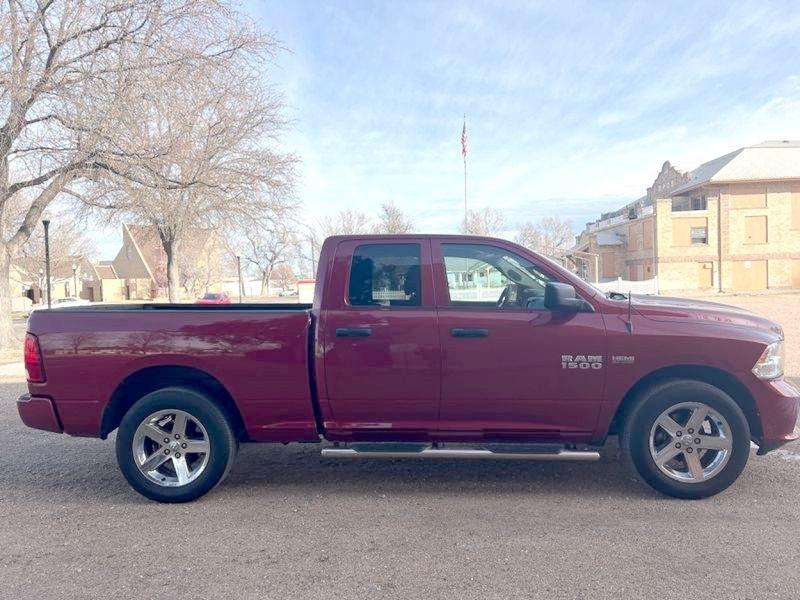 RAM 1500 2WD Quad Cab 140.5" Express 2014