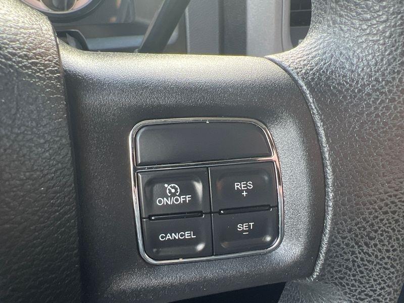 RAM 1500 2WD Quad Cab 140.5" Express 2014