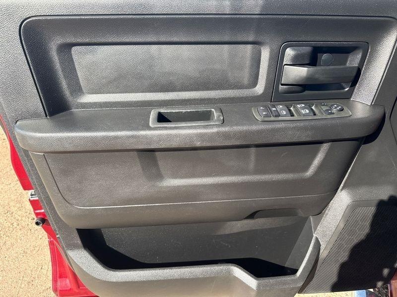RAM 1500 2WD Quad Cab 140.5" Express 2014