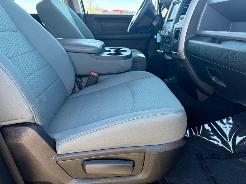 RAM 1500 2WD Quad Cab 140.5" Express 2014