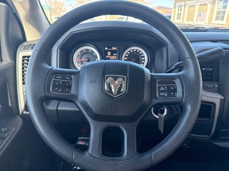 RAM 1500 2WD Quad Cab 140.5" Express 2014