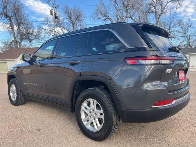 Jeep Grand Cherokee Laredo 4x4 2023