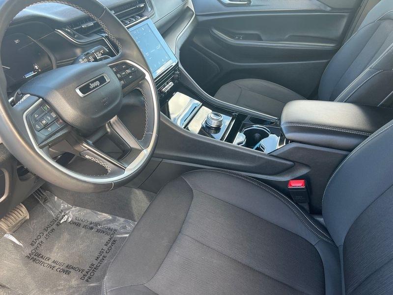 Jeep Grand Cherokee Laredo 4x4 2023