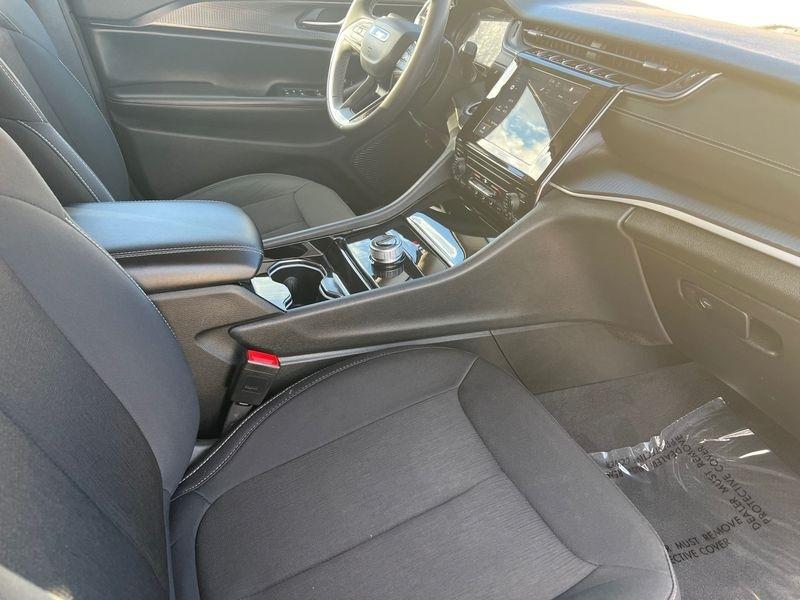 Jeep Grand Cherokee Laredo 4x4 2023