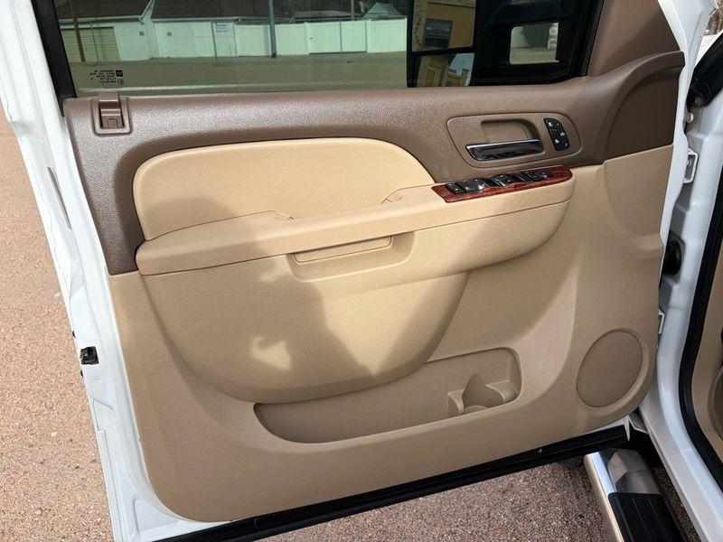 GMC Sierra 3500HD 4WD Crew Cab 167.7" SLT 2013