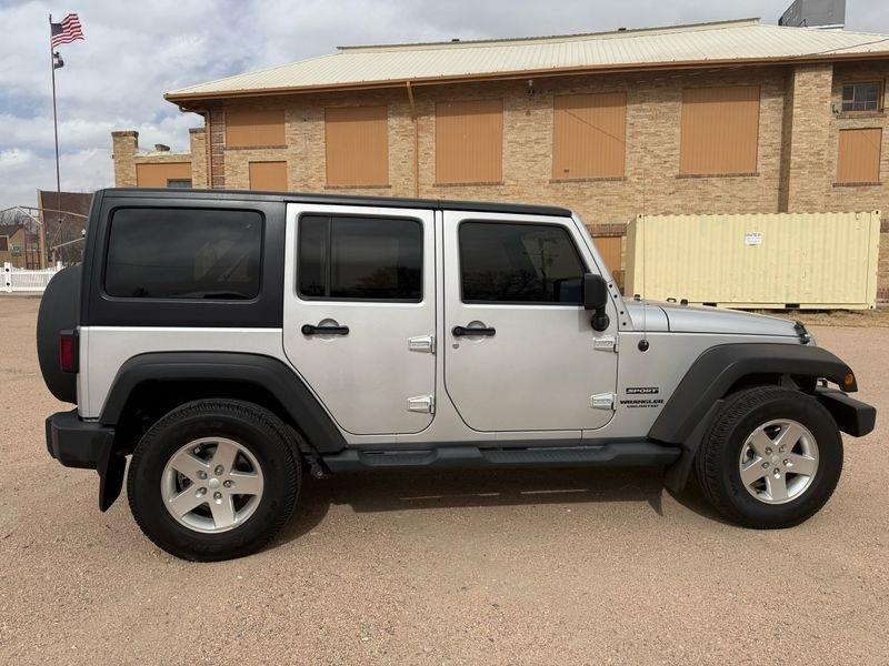 Jeep Wrangler Unlimited 4WD 4dr Sport 2011
