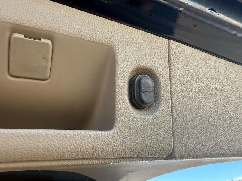 2015 Chevrolet Suburban LTZ - Photo 13