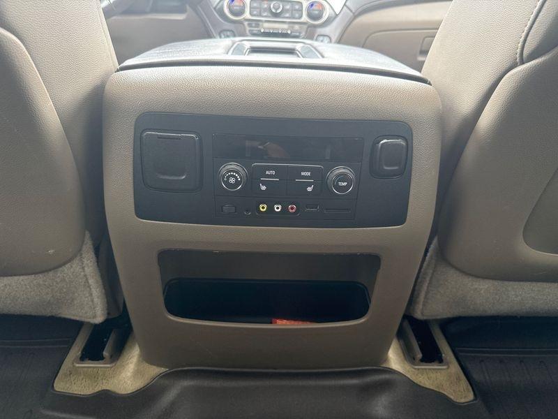 2015 Chevrolet Suburban LTZ - Photo 24