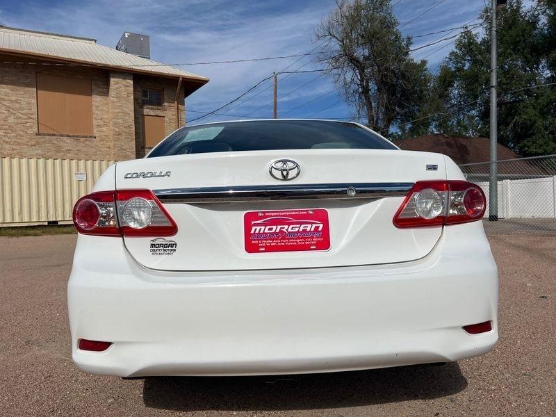 Toyota Corolla 4dr Sdn Auto LE (Natl) 2012