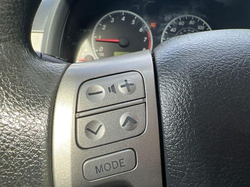 Toyota Corolla 4dr Sdn Auto LE (Natl) 2012