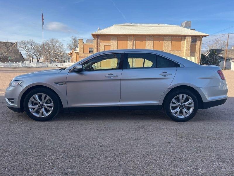 Ford Taurus 4dr Sdn SEL FWD 2010