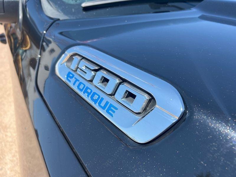 RAM 1500 Big Horn 4x4 Crew Cab 5'7" Box 2022