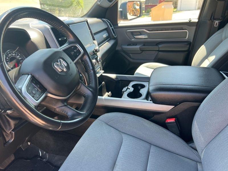 RAM 1500 Big Horn 4x4 Crew Cab 5'7" Box 2022