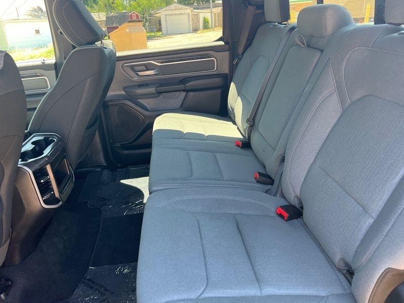 RAM 1500 Big Horn 4x4 Crew Cab 5'7" Box 2022