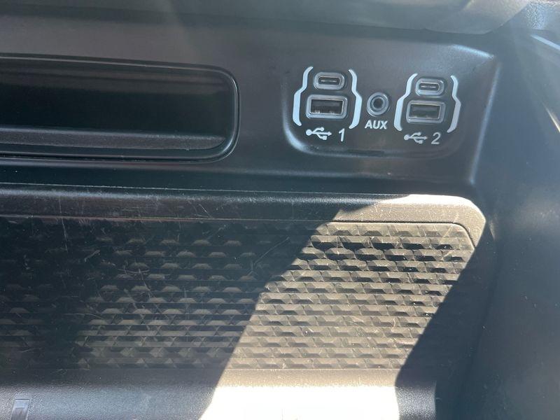 RAM 1500 Big Horn 4x4 Crew Cab 5'7" Box 2022