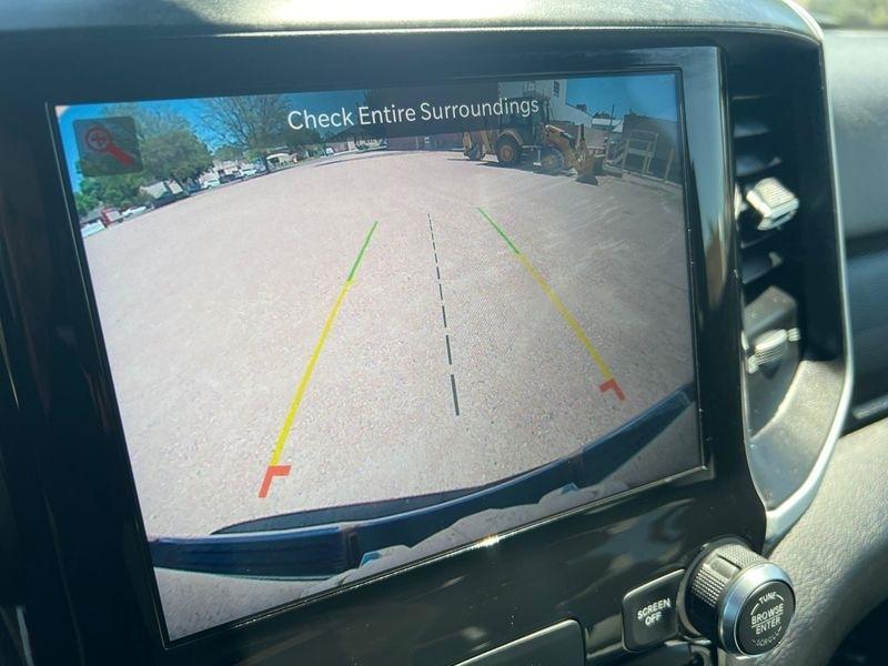 RAM 1500 Big Horn 4x4 Crew Cab 5'7" Box 2022