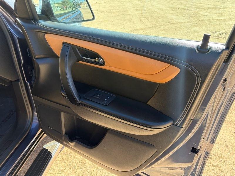 Chevrolet Traverse AWD 4dr LT w/2LT 2013