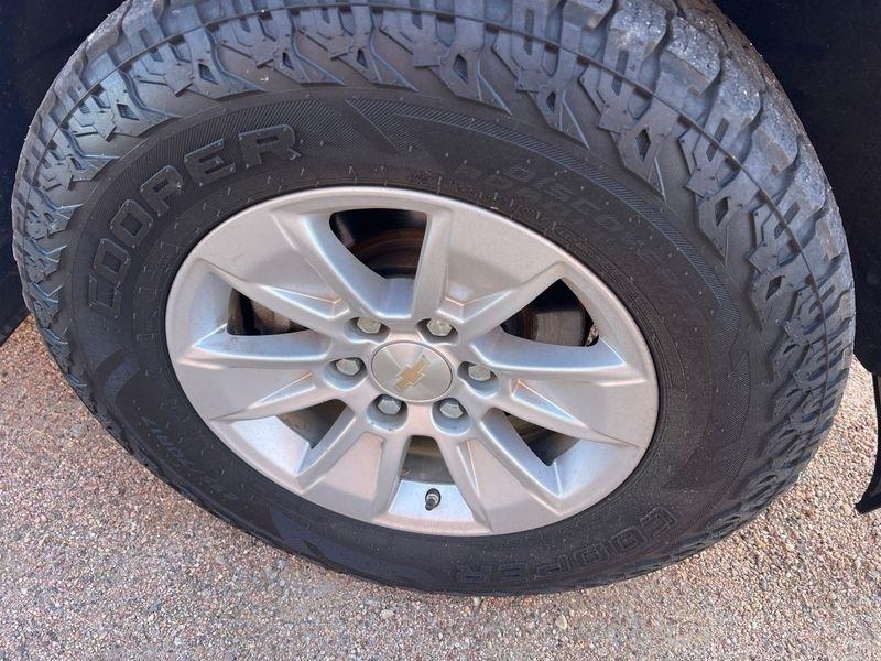 Chevrolet Silverado 1500 4WD Crew Cab 147" LT w/1LT 2023