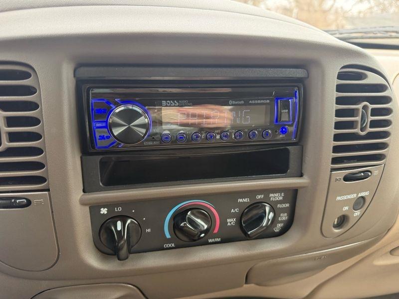 Ford F-150 Supercab 139" 4WD Lariat 1999