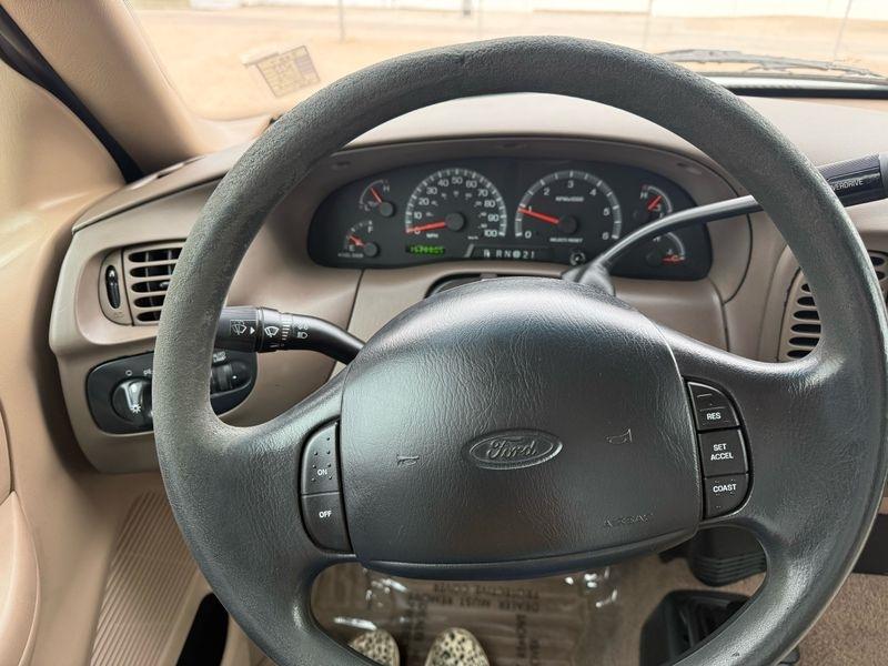 Ford F-150 Supercab 139" 4WD Lariat 1999