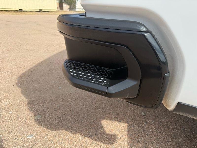 Chevrolet Silverado 1500 4WD Crew Cab 147" Custom Trail Boss 2021