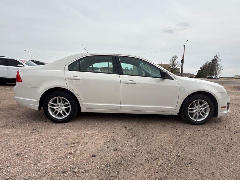 Ford Fusion 4dr Sdn S FWD 2012