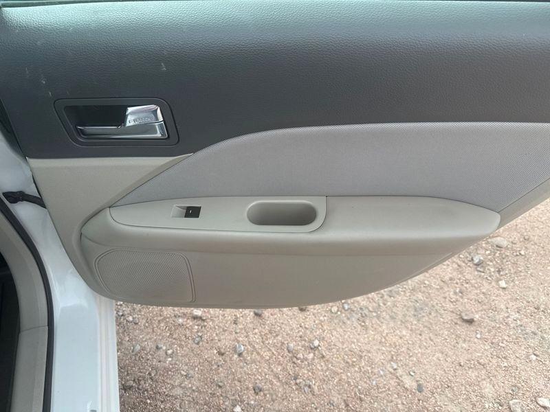 Ford Fusion 4dr Sdn S FWD 2012