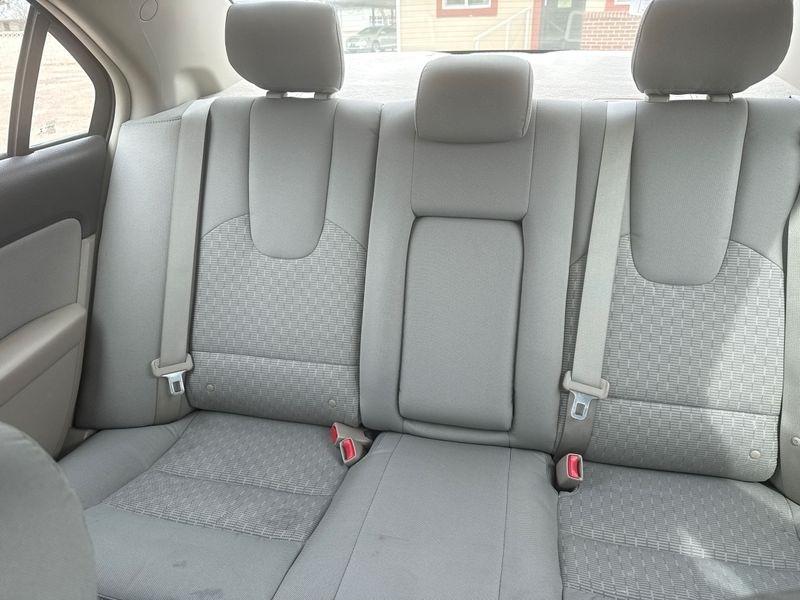 Ford Fusion 4dr Sdn S FWD 2012