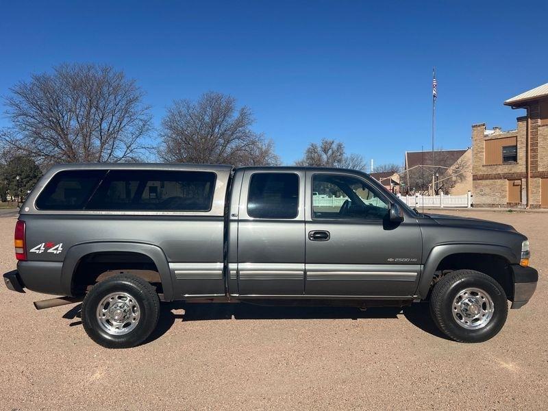 Chevrolet Silverado 2500HD Ext Cab 143.5" WB 4WD LS 2002