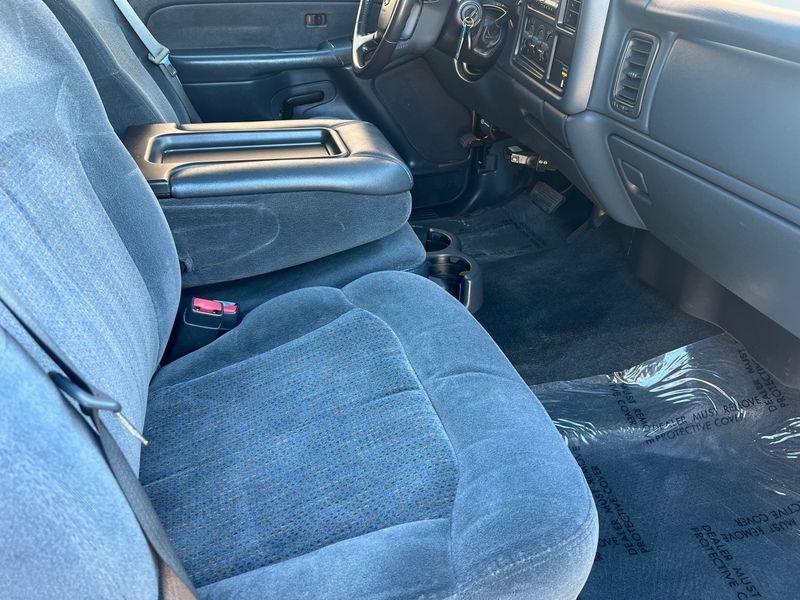 Chevrolet Silverado 2500HD Ext Cab 143.5" WB 4WD LS 2002