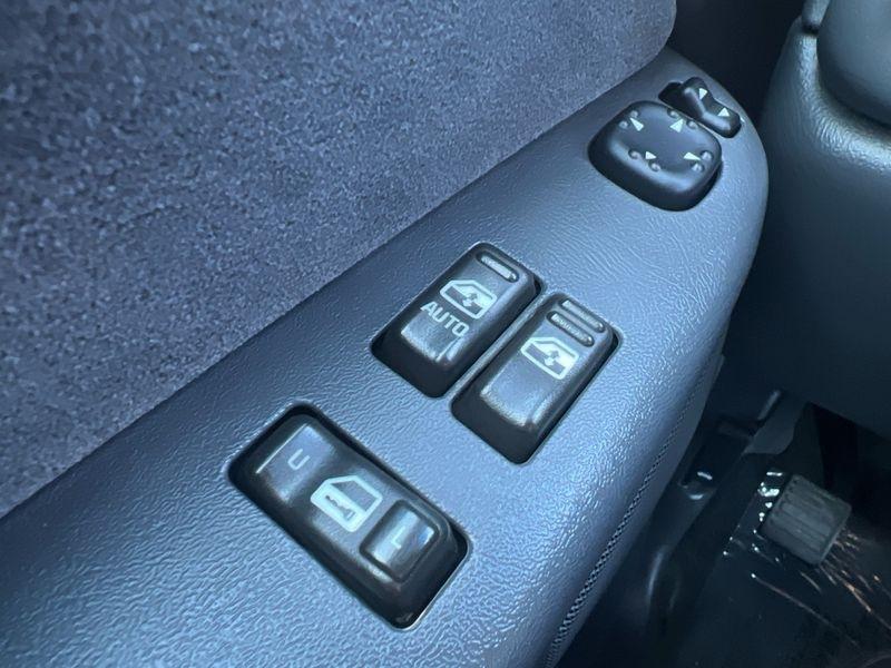 Chevrolet Silverado 2500HD Ext Cab 143.5" WB 4WD LS 2002