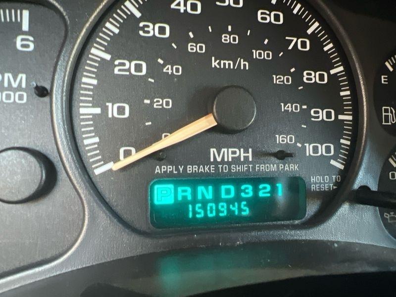 Chevrolet Silverado 2500HD Ext Cab 143.5" WB 4WD LS 2002