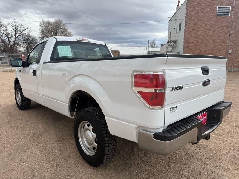 Ford F-150 4WD Reg Cab 145" XL w/HD Payload Pkg 2014