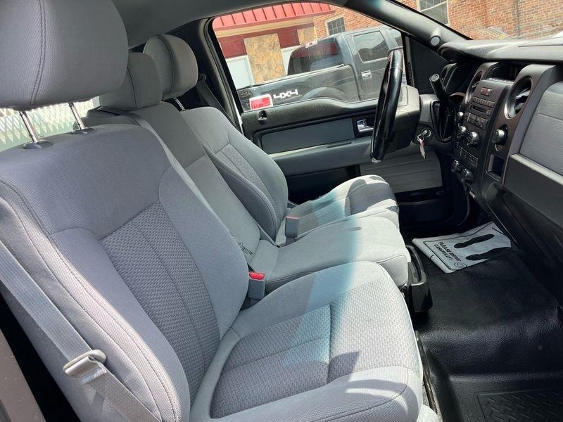 Ford F-150 4WD Reg Cab 145" XL w/HD Payload Pkg 2014