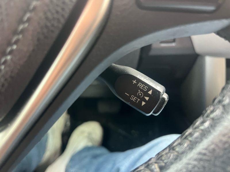 Toyota RAV4 AWD 4dr Limited (Natl) 2014