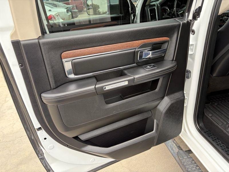 RAM 1500 Laramie 4x4 Crew Cab 5'7" Box 2018
